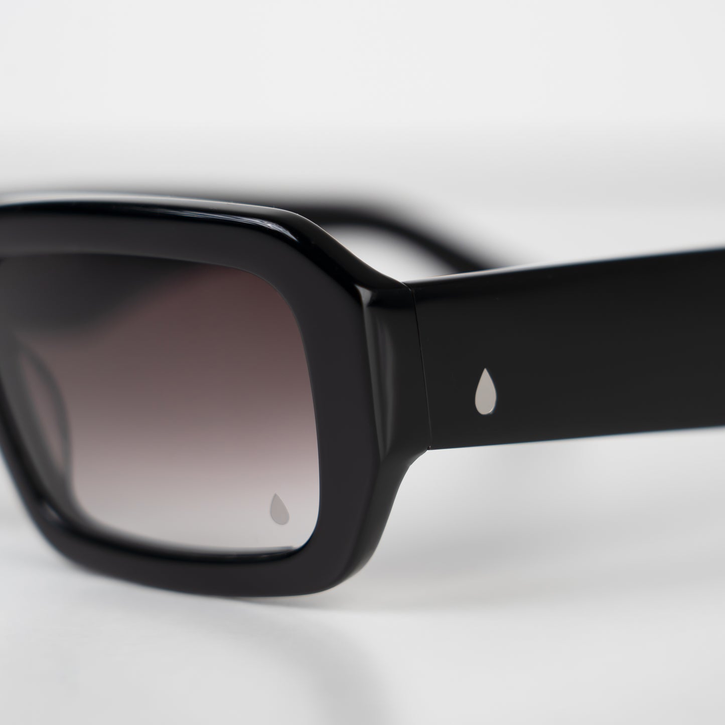 THE TEAR BLK